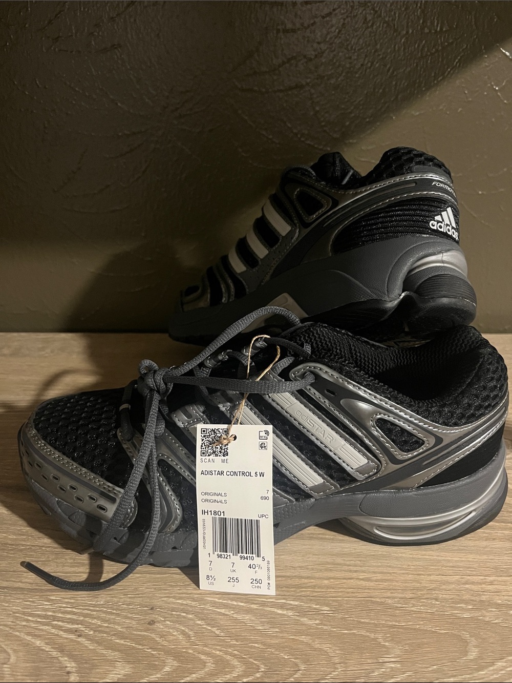 Women’s Size 8.5 Adidas Adistar Control 5 - Core Black/Grey Six/Grey Two Color